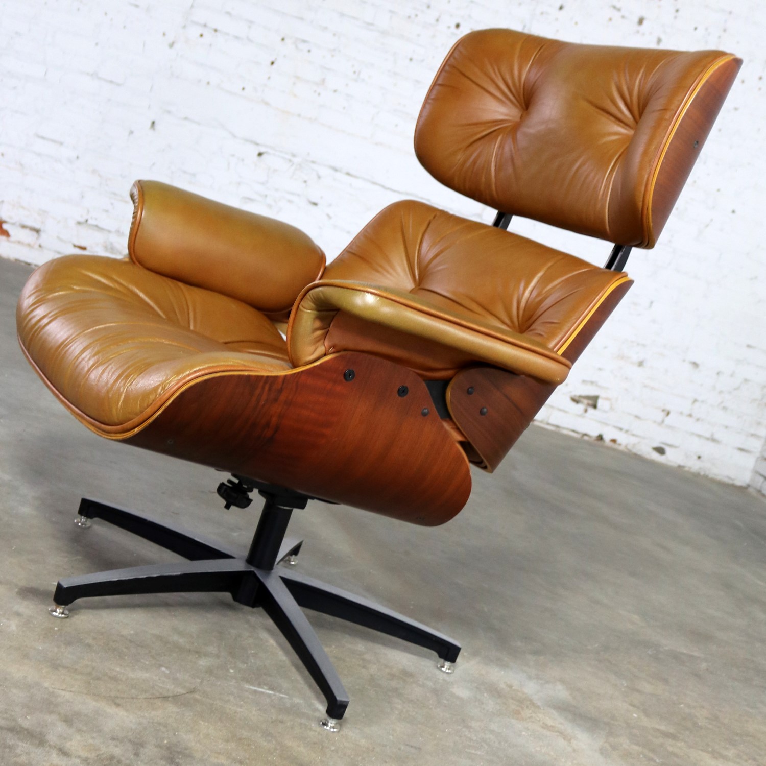 Mid Century Modern Lounge Chair Attributed To Selig Plycraft And In Mid Century Modern Lounge Chair Attributed To Selig Plycraft And In The Style Of Eames