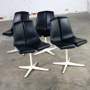 Set of Four Richard Schultz Stacking Dining Chairs for Knoll
